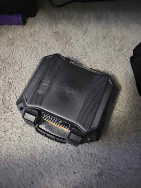 Pelican V100 Hard Case