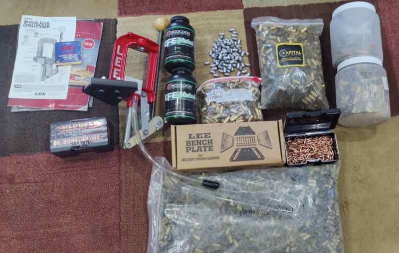 Lee Challenger Breach Lock, Brass, Powder, Bullets