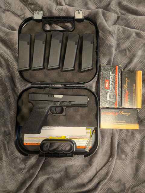 Glock 20 (10mm), wolf barrel,tipple, original case