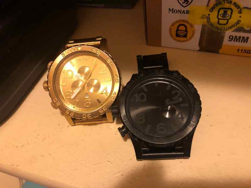 2 Nixon 51-50 chrono watch black / gold