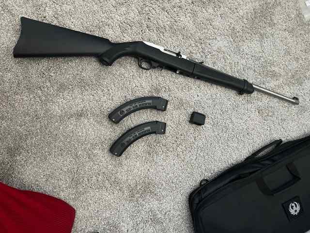 LIKE NEW - Ruger 10/22 Takedown 