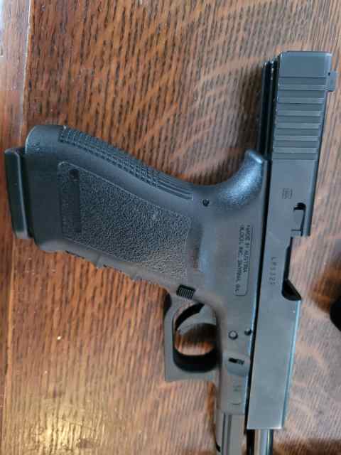 Glock 21SF with 5 mags