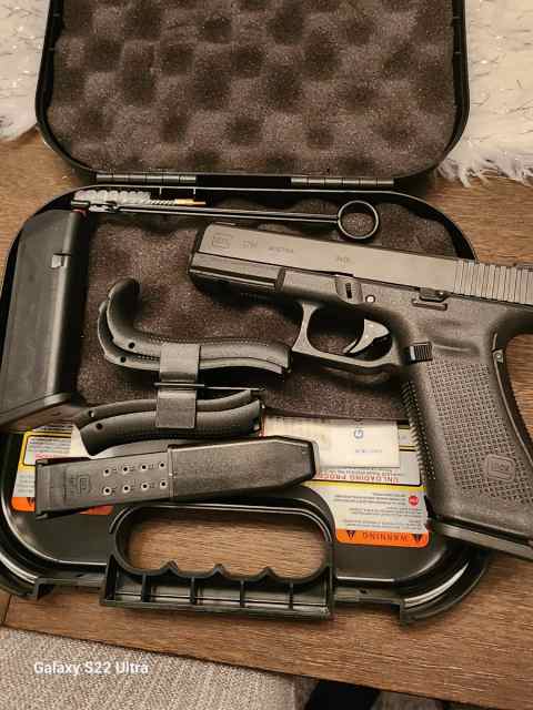 Glock 17M (fbi model) unused