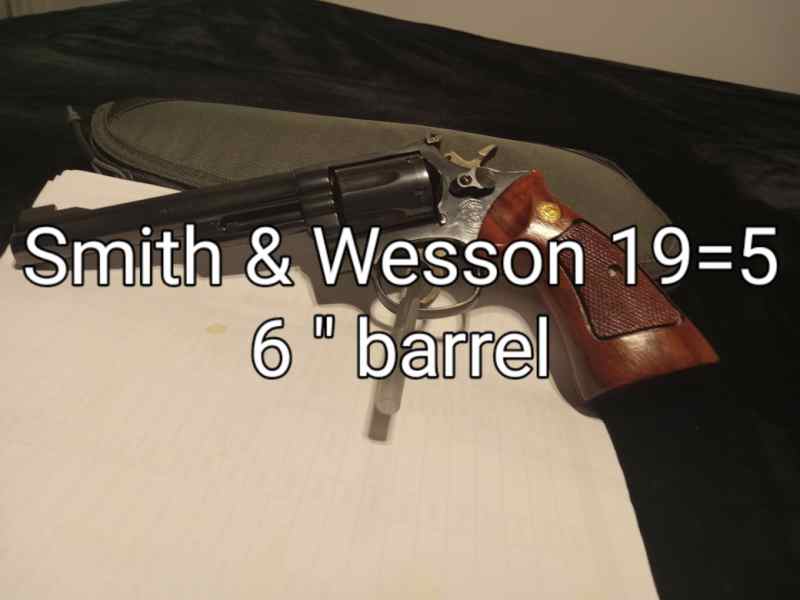  Smith and Wesson Model 19 