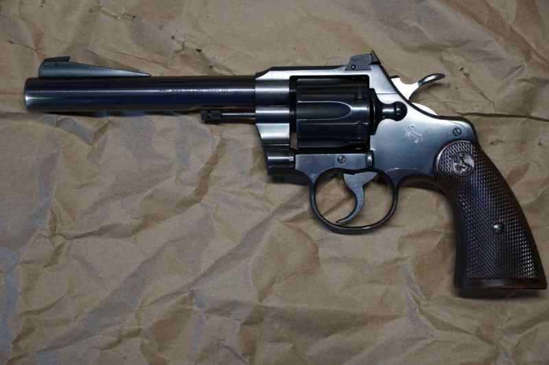 Colt Officers Model SPECIAL... .22LR...