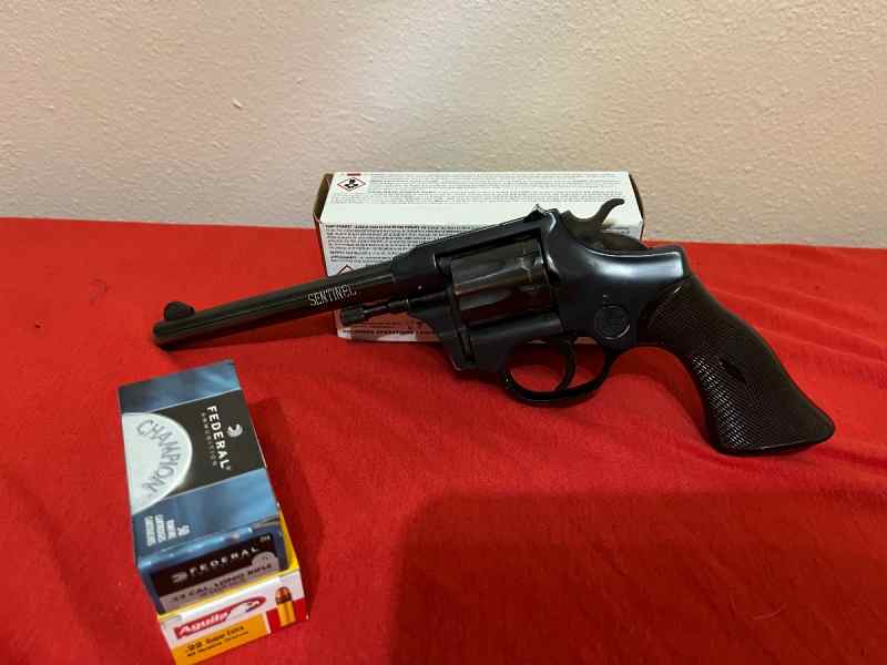 High Standard R-103 9 shot 22 LR