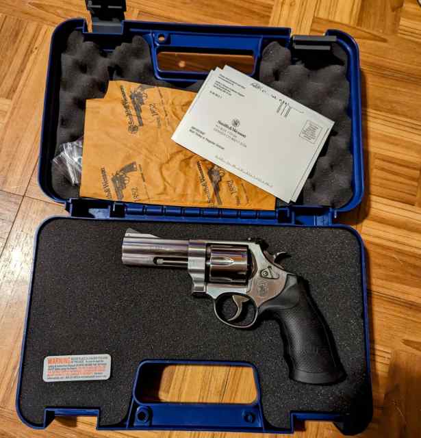 FS/FT Smith and Wesson 10 mm 610 revolver