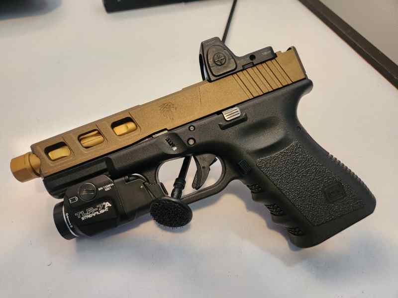 Custom Gucci glock 19