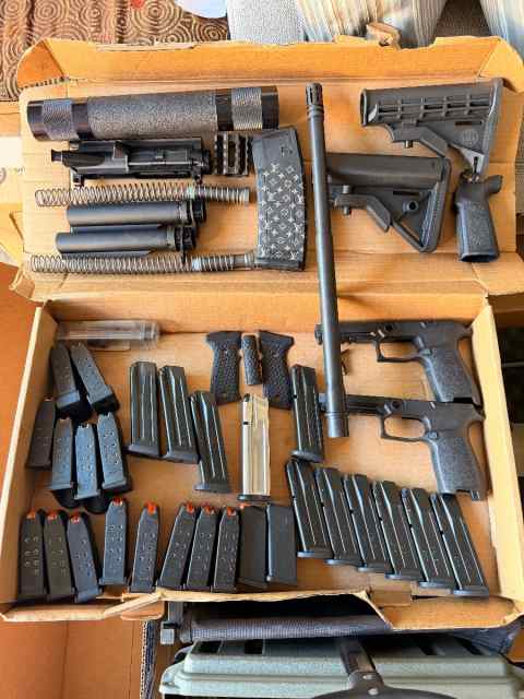 Tons of Parts/Pistol optics, lights, Mags/sig/HK