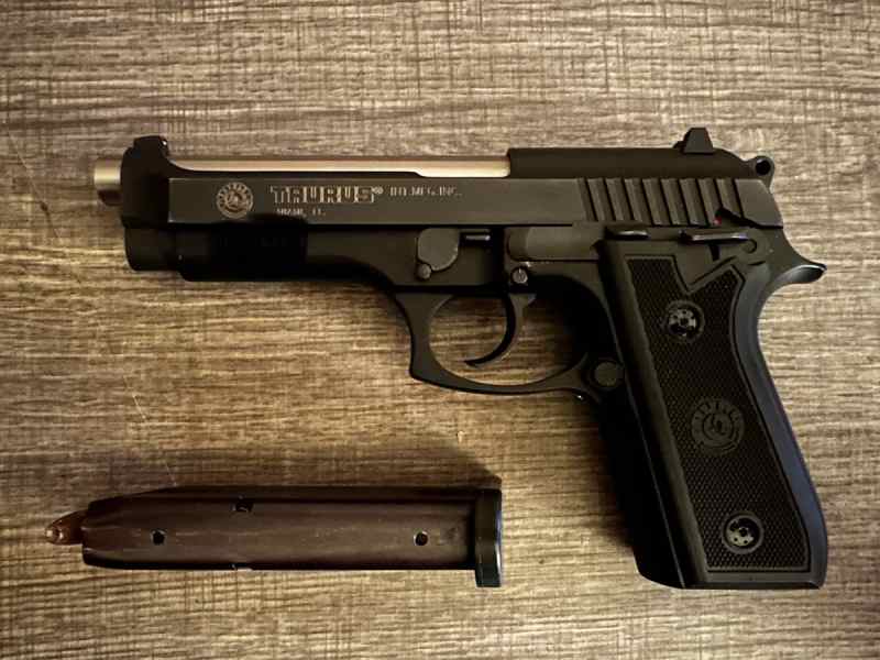 Taurus pt 92af