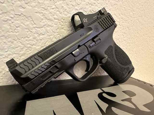 S&amp;W M&amp;P 2.0 9mm with CT Red Dot - NIB