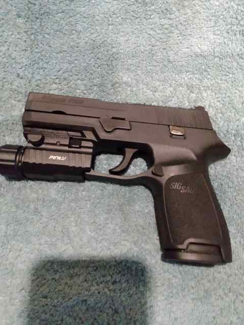 Sig Sauer P250 9mm 