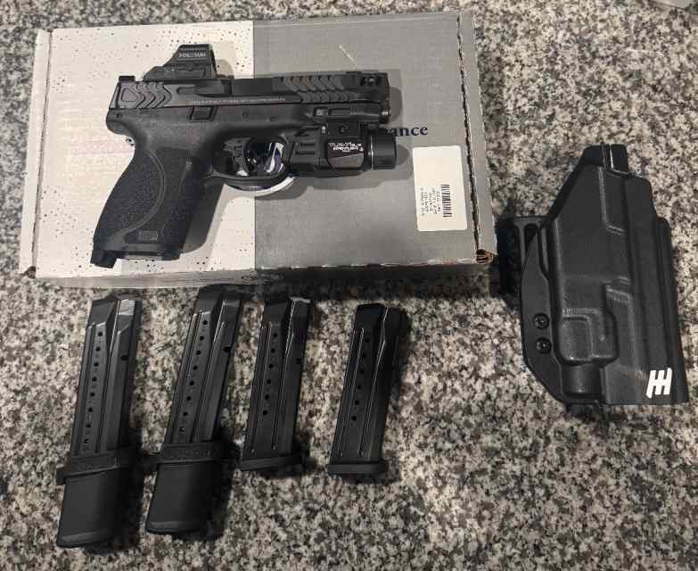 S&amp;W M&amp;P Carry Comp Package