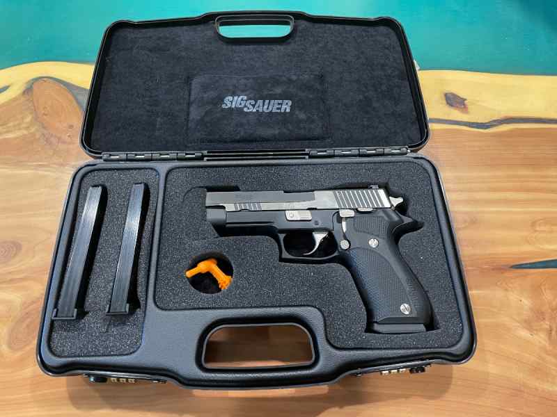 Sig Sauer P220 Equinox Elite