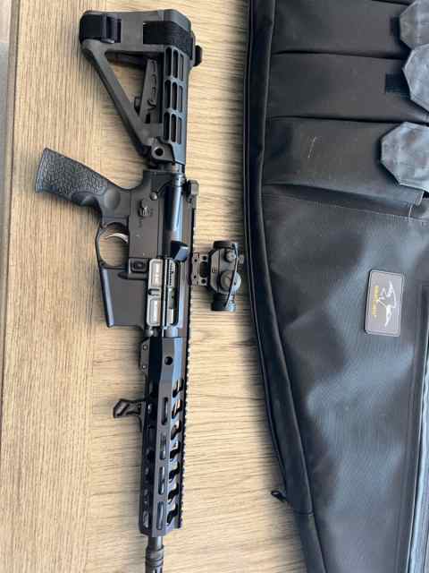 BRAND NEW AR-15 Unfired in 300 Blackout with Case
