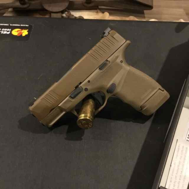 Springfield Hellcat FDE