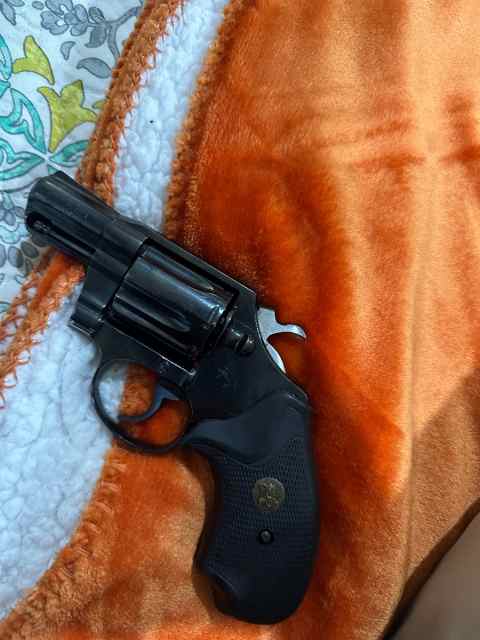 Colt cobra revolver 6shot 