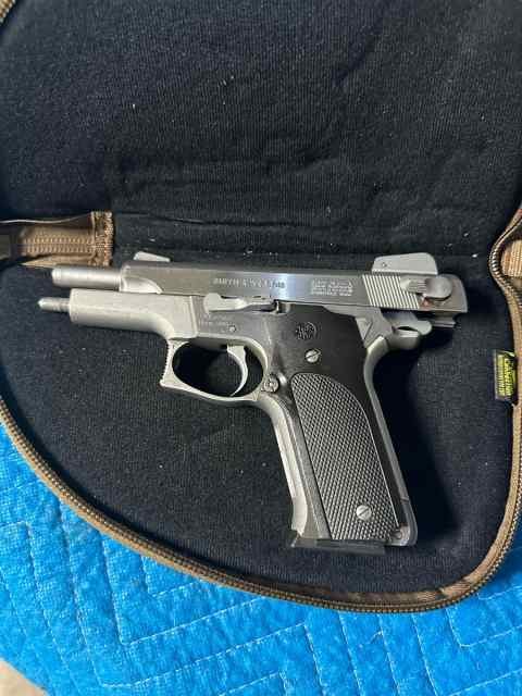 S&amp;W 659 9m V1 20+ yrs duty - carry marks